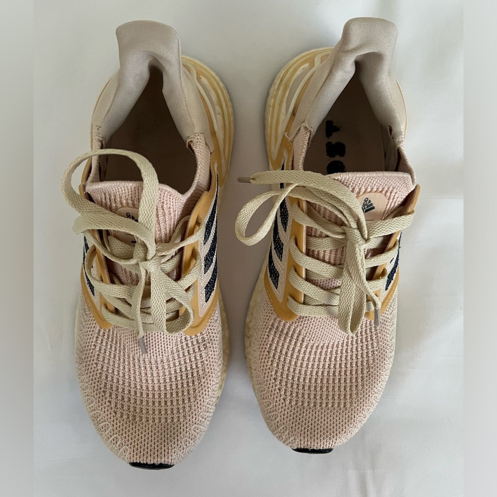 Adidas Women’s UltraBoost 20 Size 7